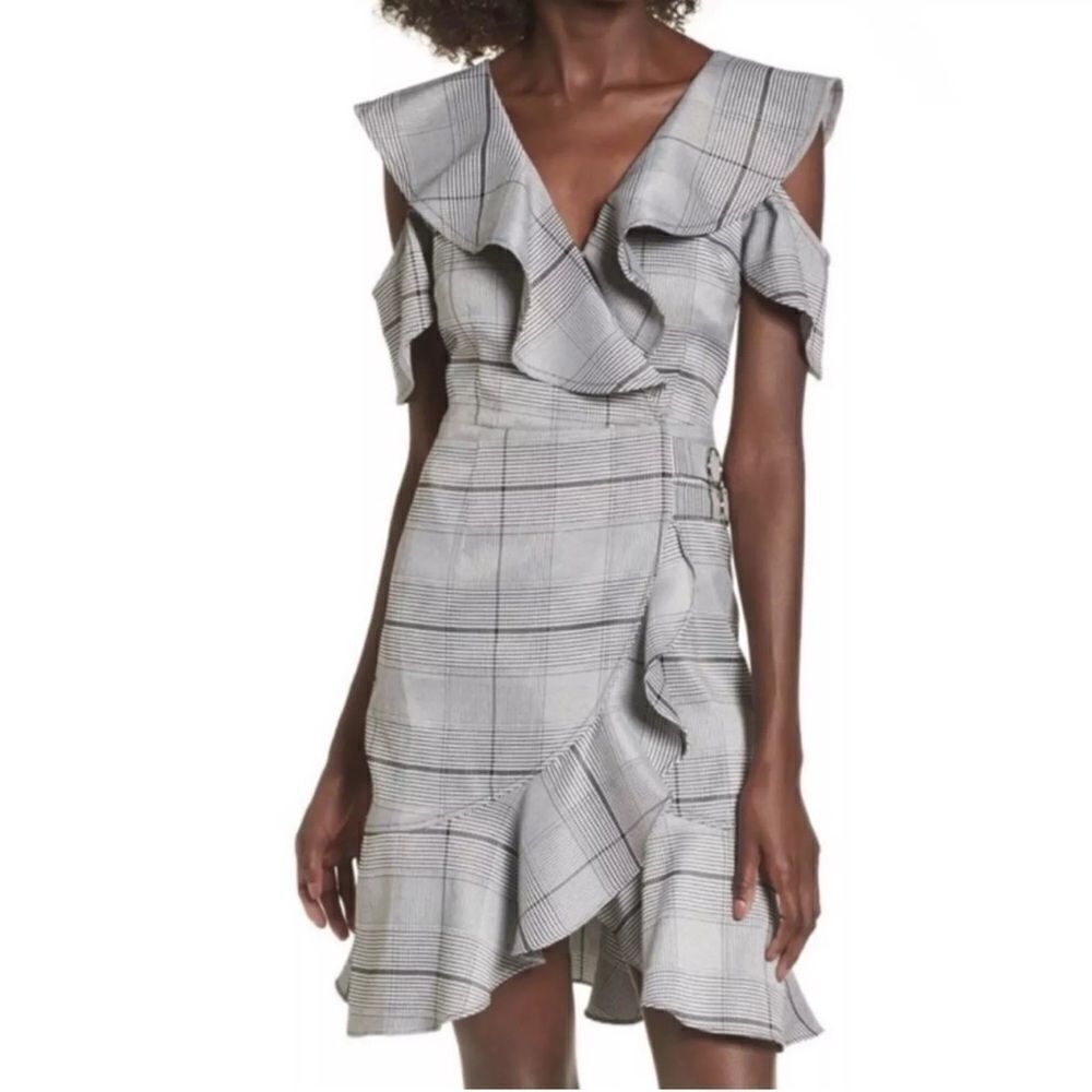 NEW J.O.A. COLD-SHOULDER RUFFLE PLAID MINI DRESS Size Large